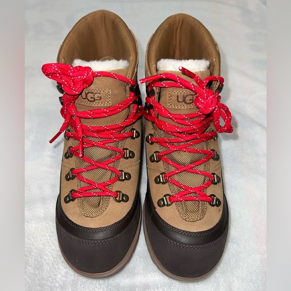UGG®
Brecken
Waterproof
Lace-Up Boot (Women)
New with out box - Picture 3 of 15